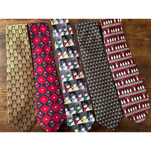 Lot 5 Holiday Neckties - Picture 1 of 3